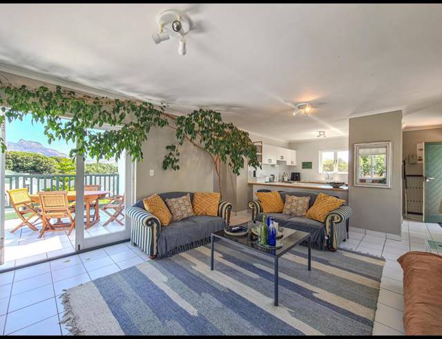 1 BEDROOM PROPERTY TO RENT IN HOUT BAY CENTRAL